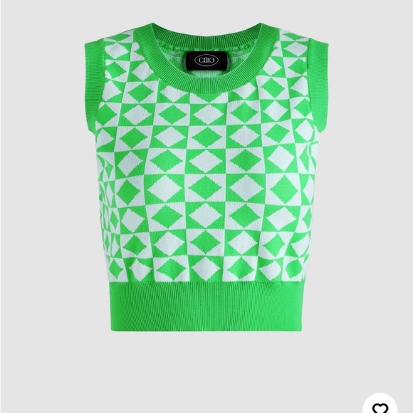Cider Green and White Geometric Knit Cropped Sweater Vest - Picture 2 of 7